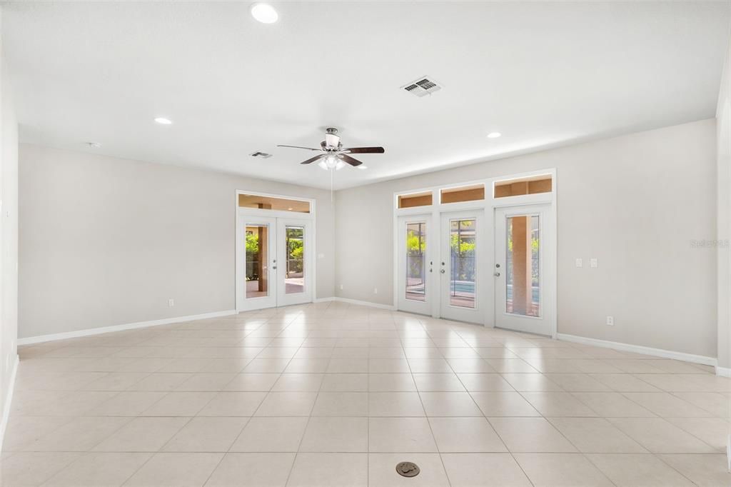 Activo con contrato: $749,900 (5 camas, 4 baños, 4258 Pies cuadrados)