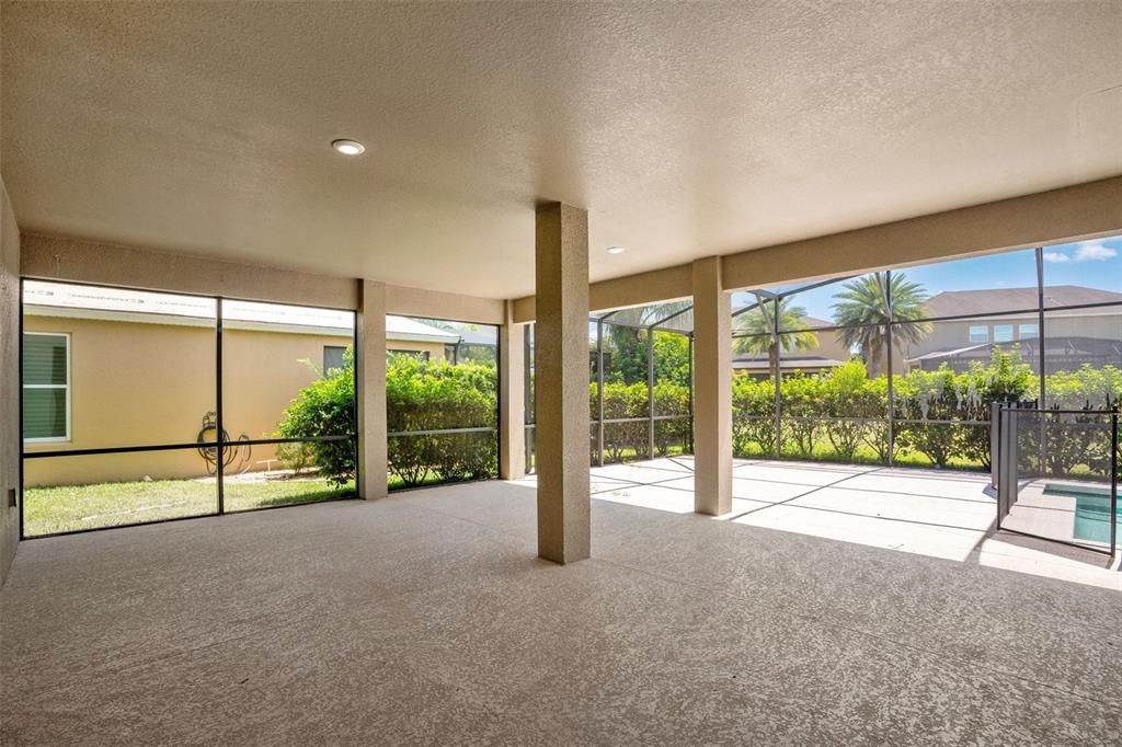 Activo con contrato: $749,900 (5 camas, 4 baños, 4258 Pies cuadrados)