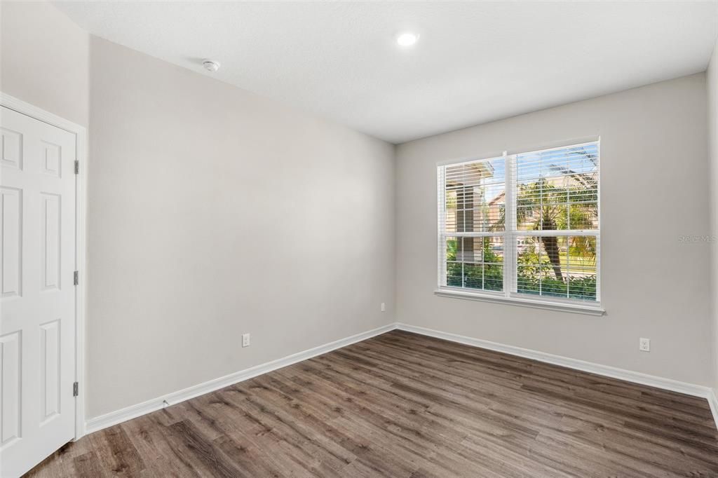 Activo con contrato: $749,900 (5 camas, 4 baños, 4258 Pies cuadrados)