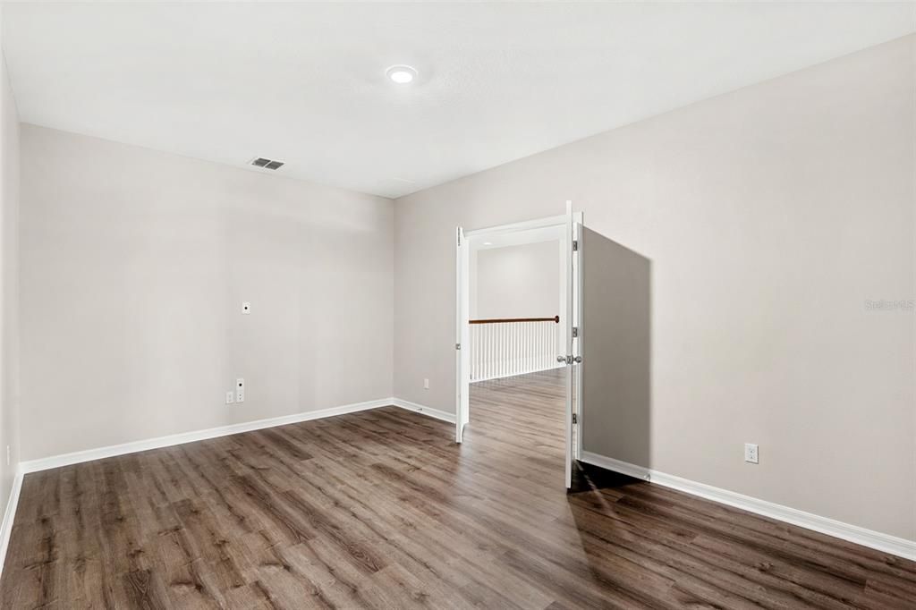 Activo con contrato: $749,900 (5 camas, 4 baños, 4258 Pies cuadrados)