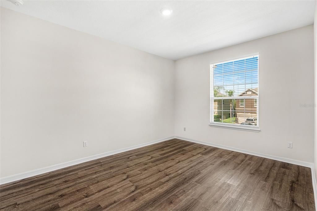 Activo con contrato: $749,900 (5 camas, 4 baños, 4258 Pies cuadrados)