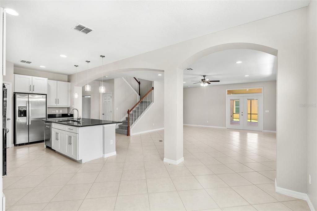 Activo con contrato: $749,900 (5 camas, 4 baños, 4258 Pies cuadrados)