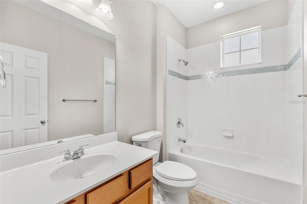 Activo con contrato: $749,900 (5 camas, 4 baños, 4258 Pies cuadrados)