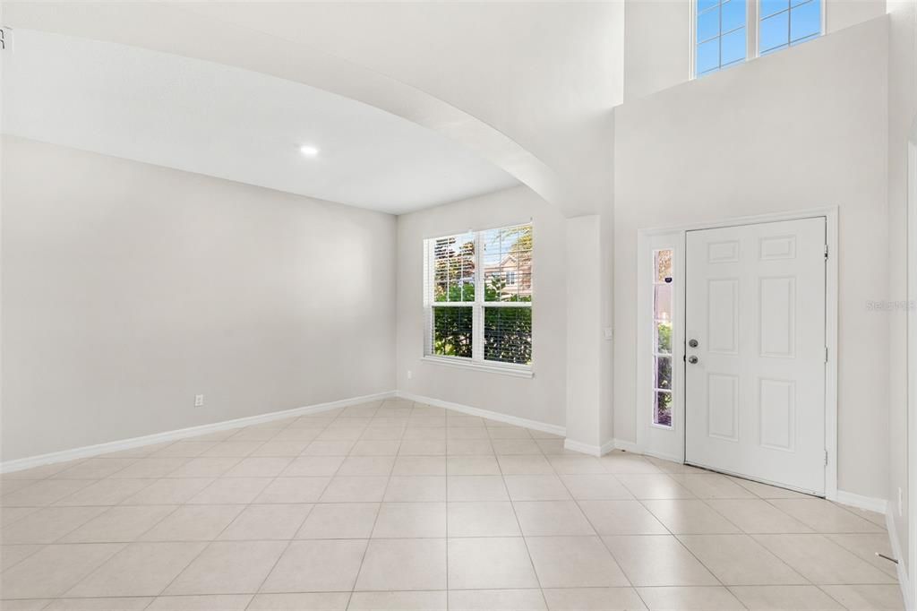 Activo con contrato: $749,900 (5 camas, 4 baños, 4258 Pies cuadrados)