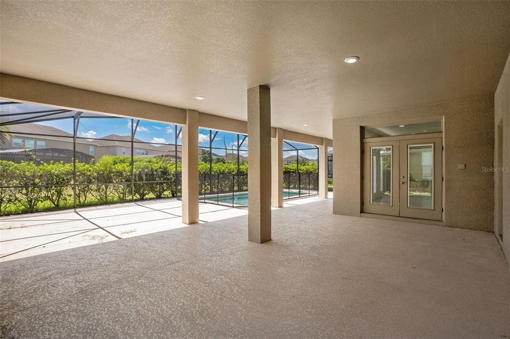 Activo con contrato: $749,900 (5 camas, 4 baños, 4258 Pies cuadrados)