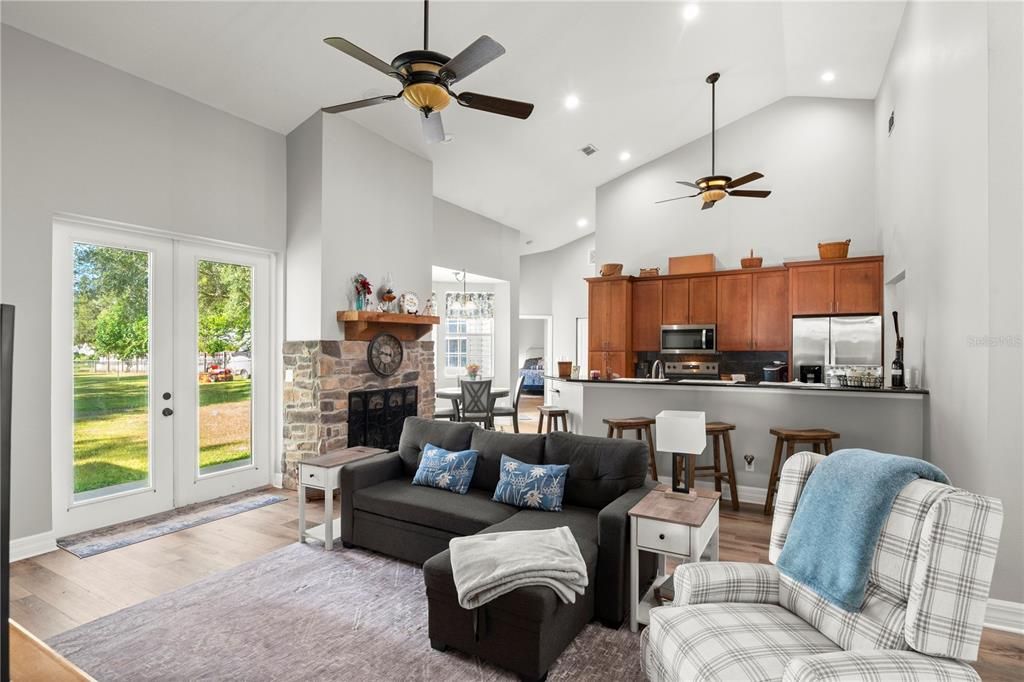 For Sale: $549,000 (3 beds, 3 baths, 2793 Square Feet)