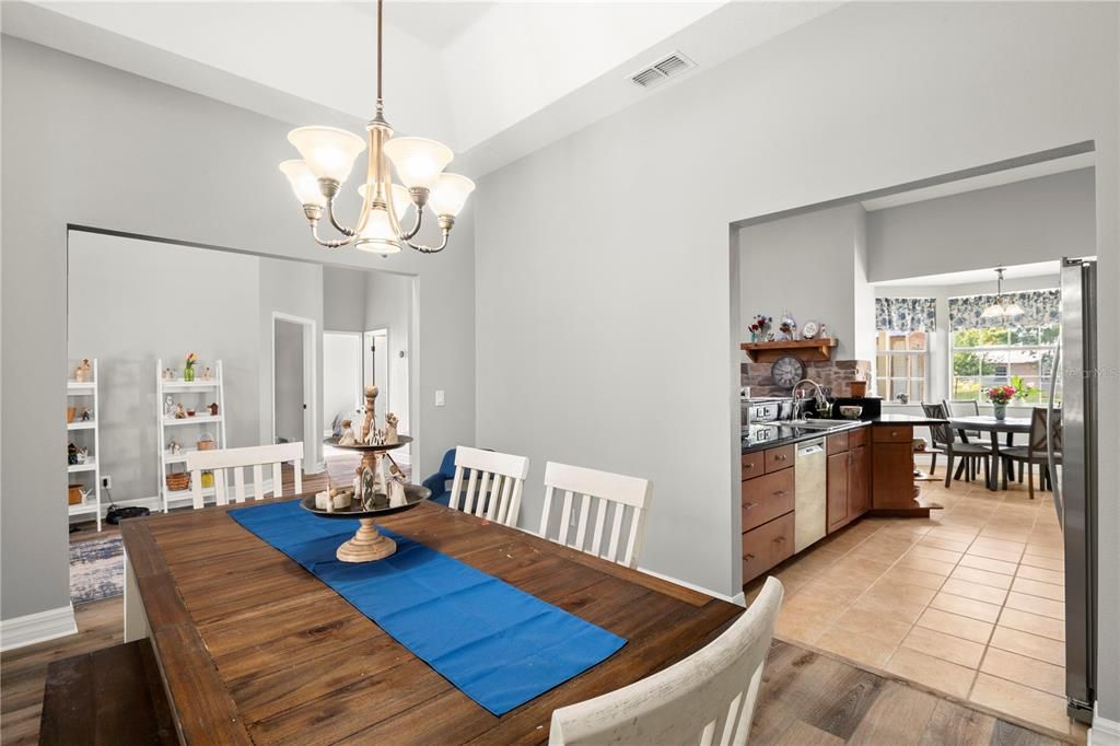 For Sale: $549,000 (3 beds, 3 baths, 2793 Square Feet)