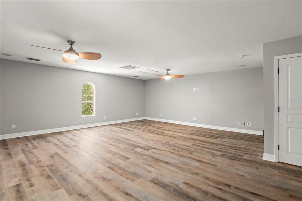 For Sale: $549,000 (3 beds, 3 baths, 2793 Square Feet)