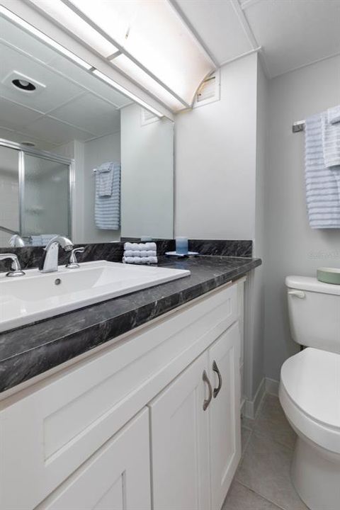 待售: $325,000 (2 贝兹, 2 浴室, 1200 平方英尺)