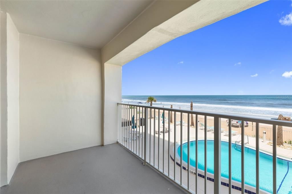 待售: $325,000 (2 贝兹, 2 浴室, 1200 平方英尺)