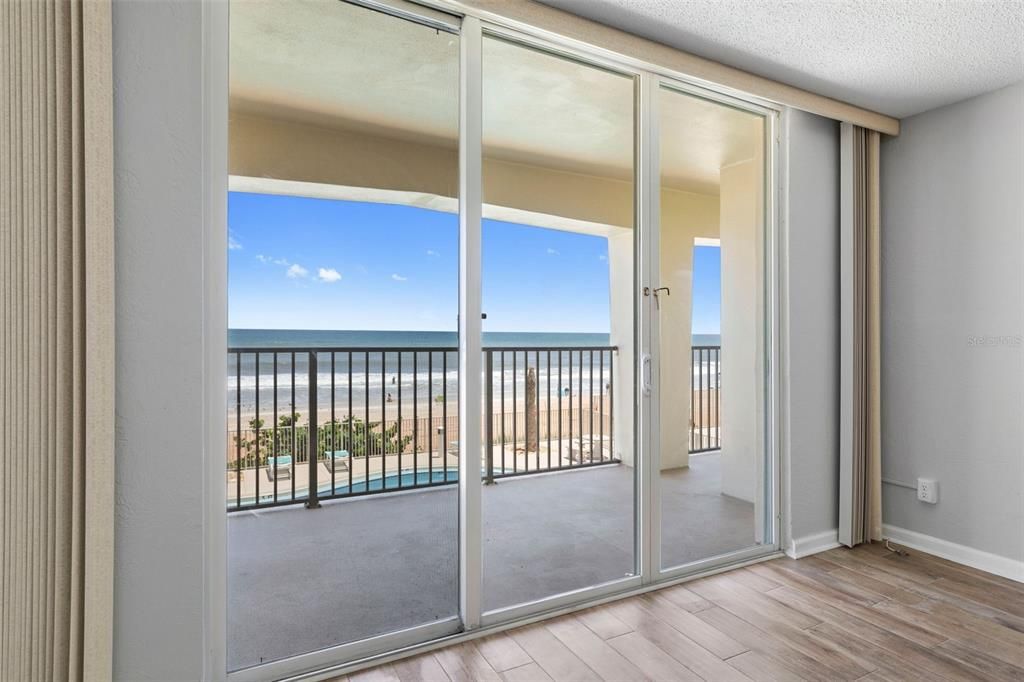 待售: $325,000 (2 贝兹, 2 浴室, 1200 平方英尺)