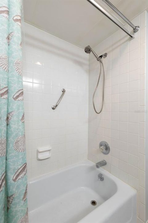 待售: $325,000 (2 贝兹, 2 浴室, 1200 平方英尺)