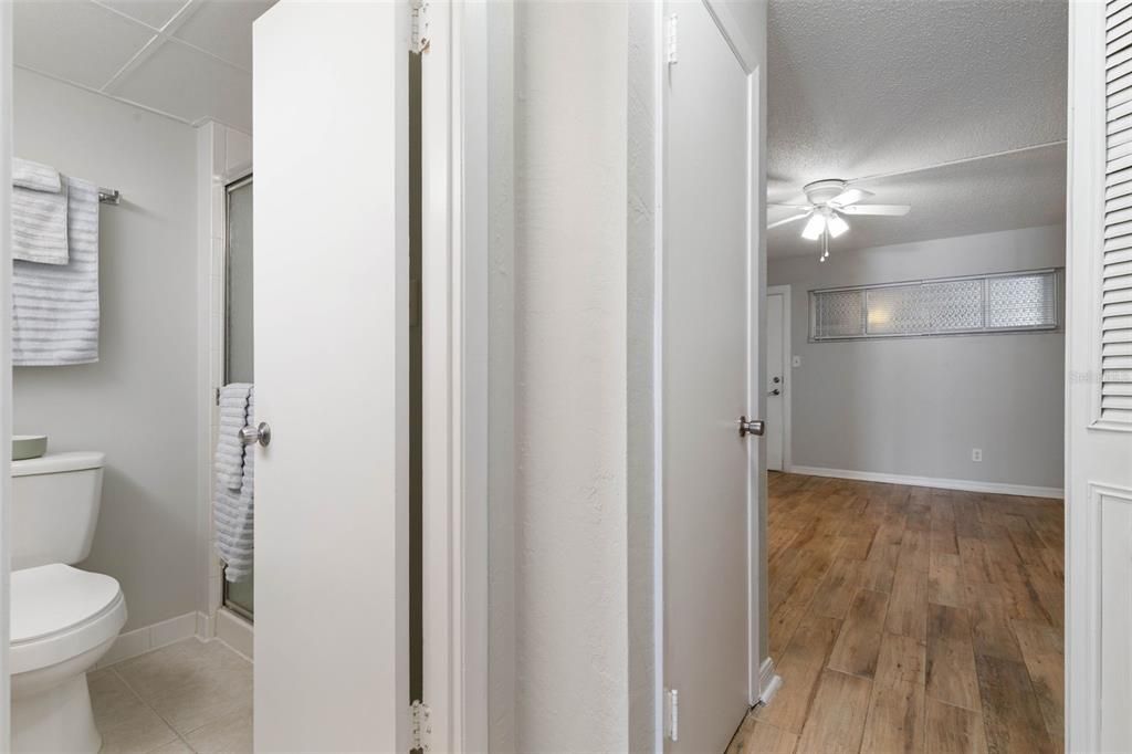 待售: $325,000 (2 贝兹, 2 浴室, 1200 平方英尺)