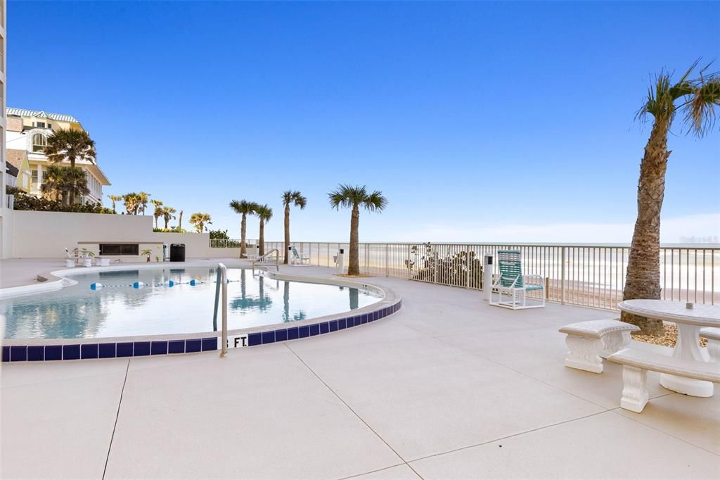 待售: $325,000 (2 贝兹, 2 浴室, 1200 平方英尺)