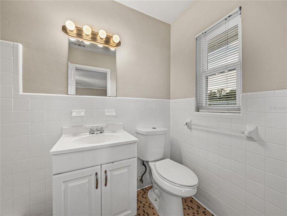 Под контрактом: $344,900 (3 спален, 2 ванн, 1777 Квадратных фут)