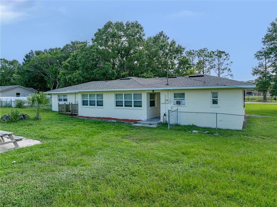 Под контрактом: $344,900 (3 спален, 2 ванн, 1777 Квадратных фут)