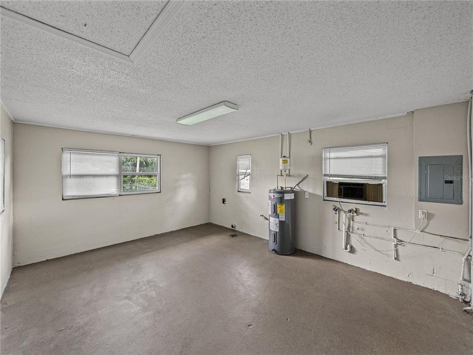 Под контрактом: $344,900 (3 спален, 2 ванн, 1777 Квадратных фут)