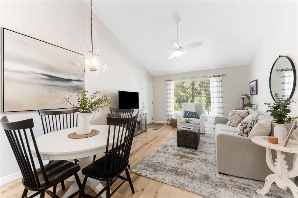 待售: $179,000 (2 贝兹, 1 浴室, 835 平方英尺)