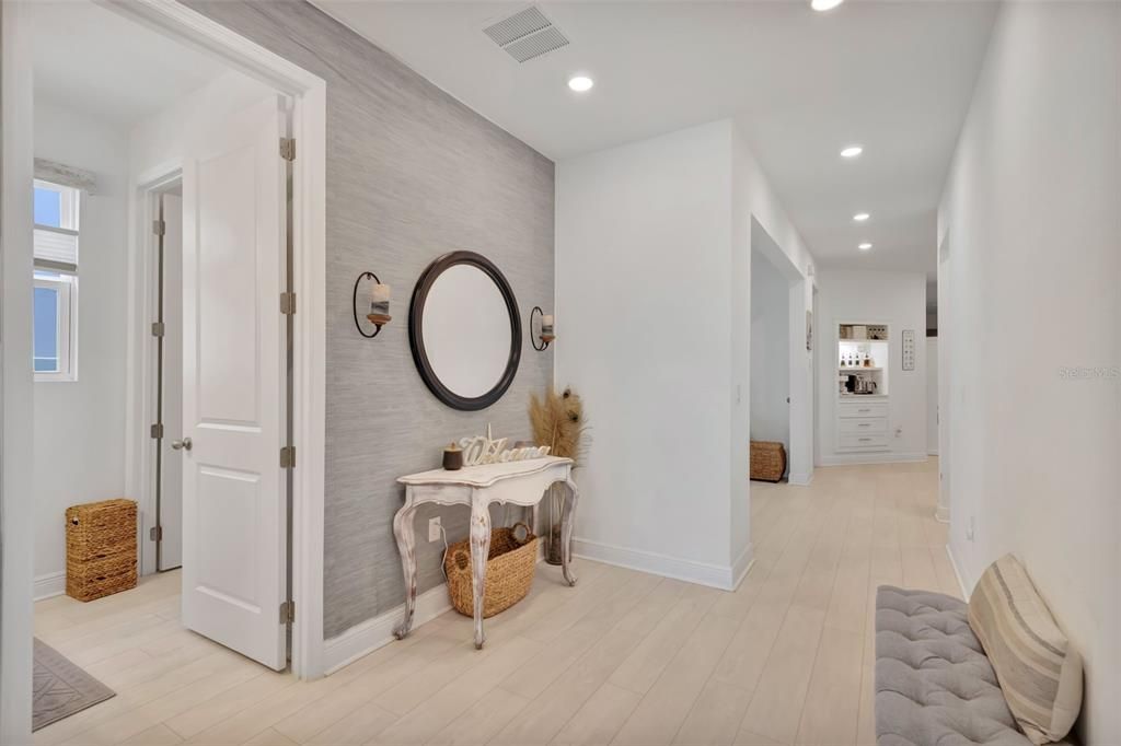 For Sale: $485,000 (2 beds, 2 baths, 1904 Square Feet)