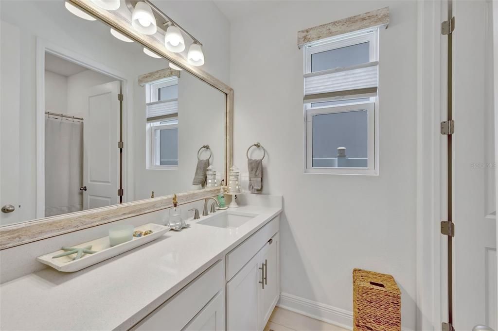 For Sale: $485,000 (2 beds, 2 baths, 1904 Square Feet)