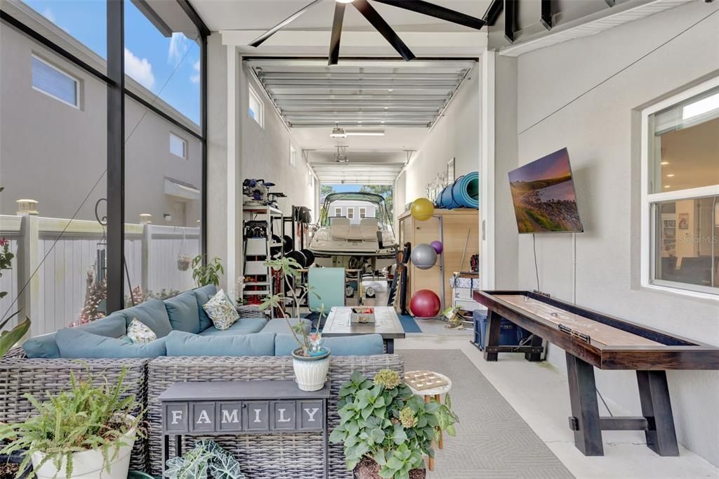 For Sale: $485,000 (2 beds, 2 baths, 1904 Square Feet)