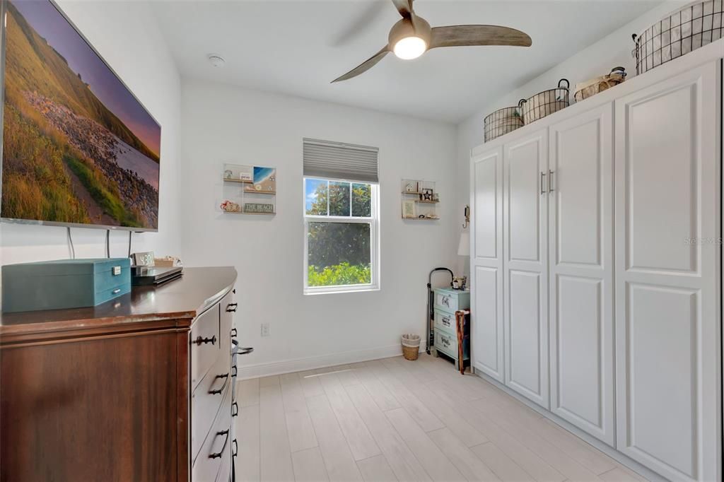 For Sale: $485,000 (2 beds, 2 baths, 1904 Square Feet)