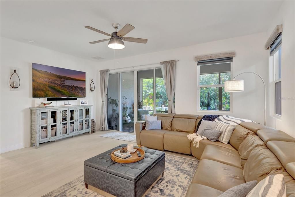 For Sale: $485,000 (2 beds, 2 baths, 1904 Square Feet)