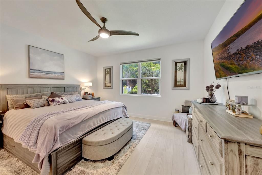 For Sale: $485,000 (2 beds, 2 baths, 1904 Square Feet)