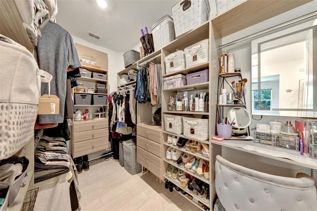 For Sale: $485,000 (2 beds, 2 baths, 1904 Square Feet)