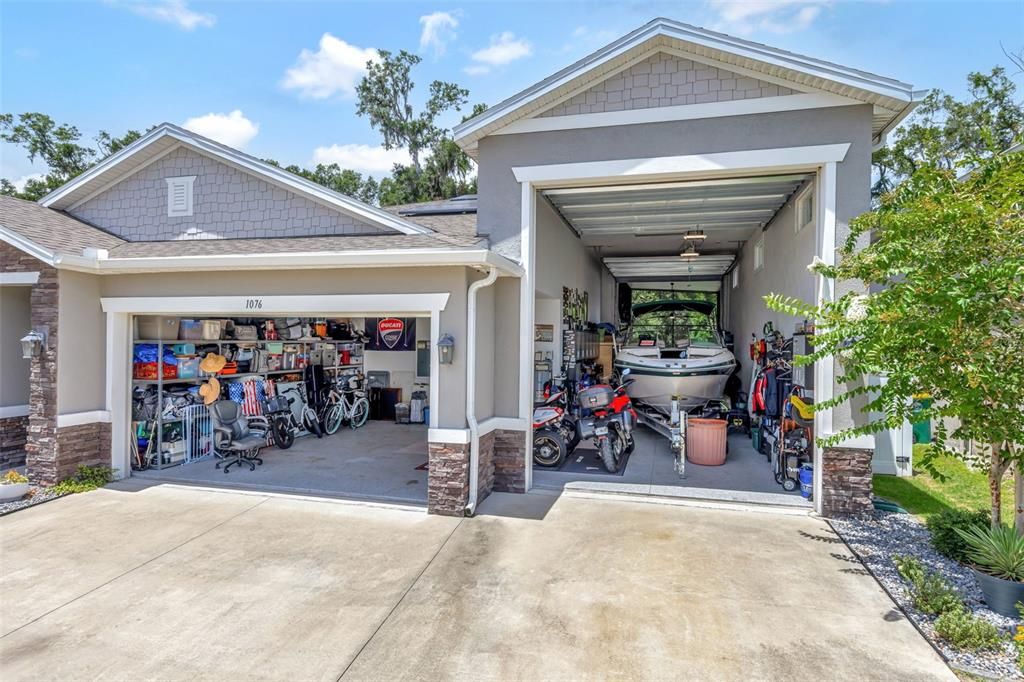 For Sale: $485,000 (2 beds, 2 baths, 1904 Square Feet)