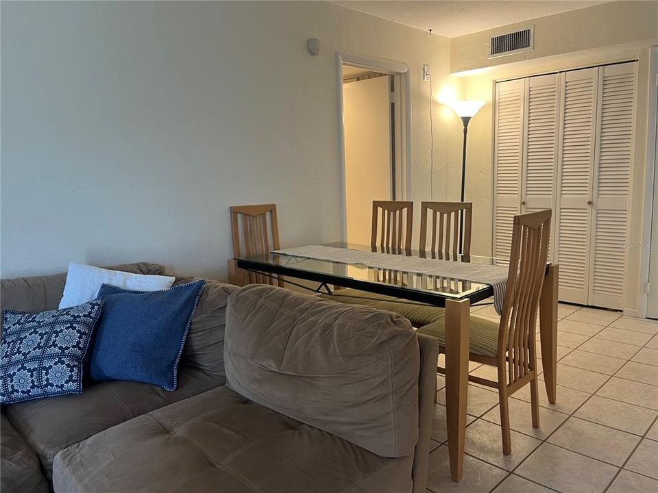 En Renta: $3,200 (2 camas, 2 baños, 940 Pies cuadrados)