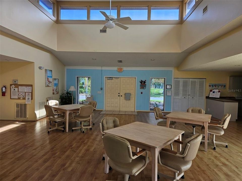 出租: $3,900 (3 贝兹, 2 浴室, 1823 平方英尺)