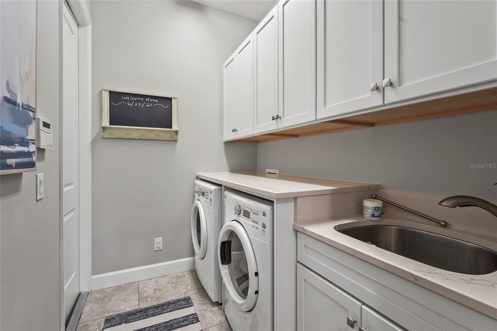 For Sale: $1,200,000 (3 beds, 3 baths, 2206 Square Feet)