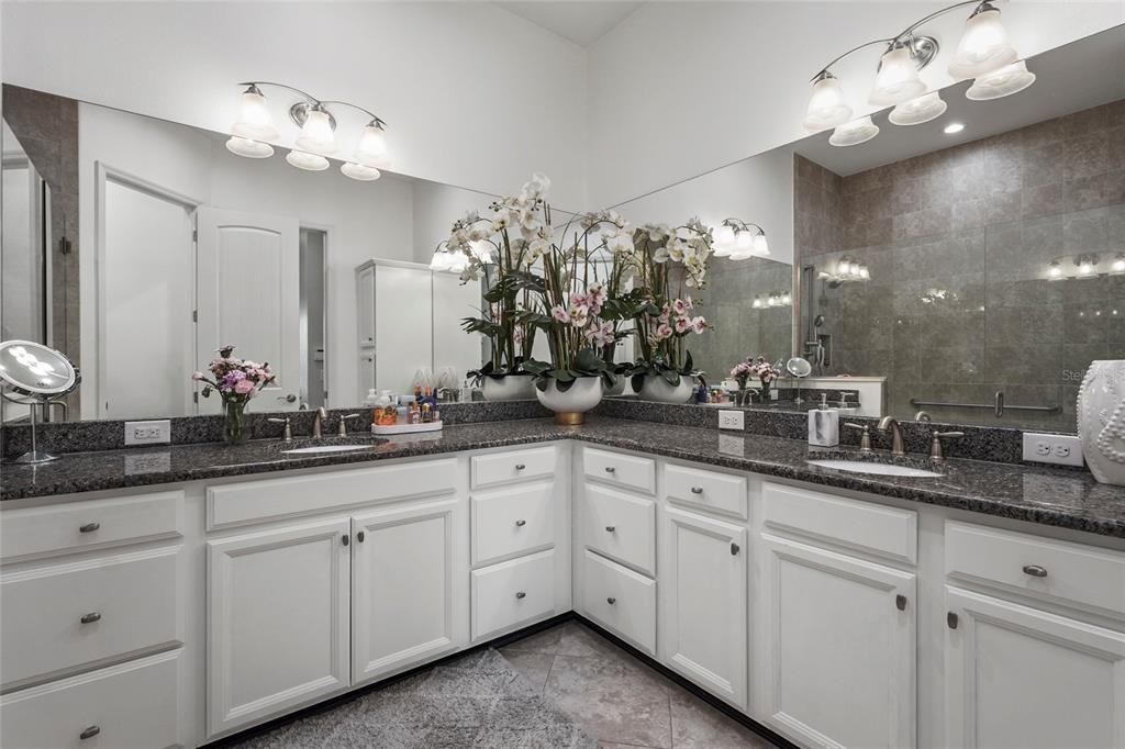 For Sale: $1,200,000 (3 beds, 3 baths, 2206 Square Feet)