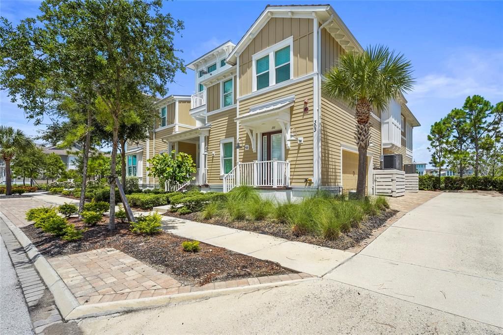 For Sale: $1,200,000 (3 beds, 3 baths, 2206 Square Feet)