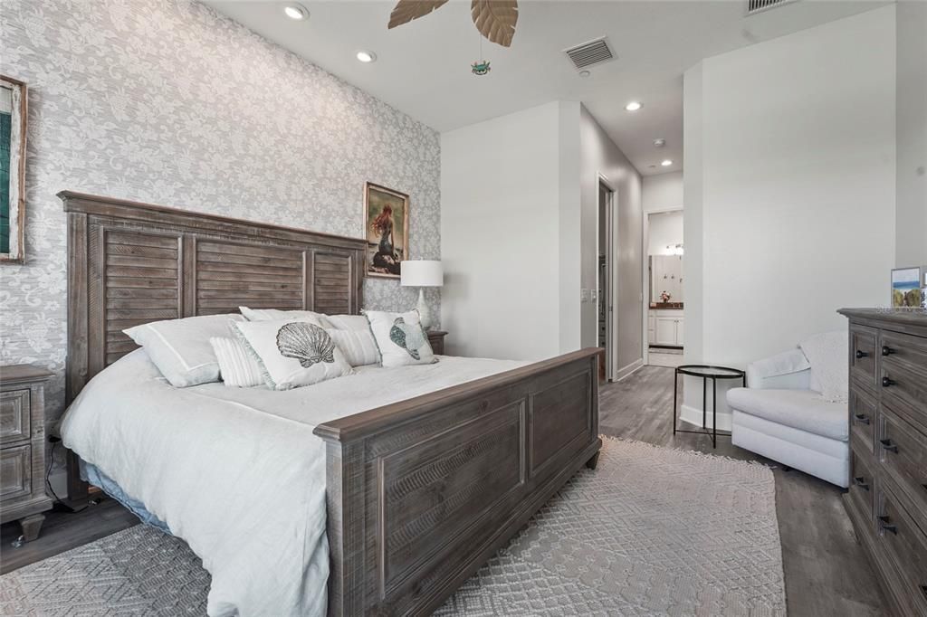 For Sale: $1,200,000 (3 beds, 3 baths, 2206 Square Feet)