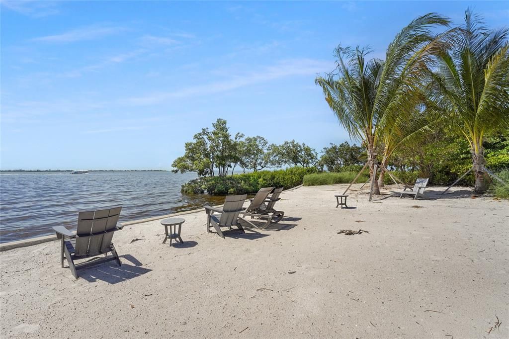 For Sale: $1,200,000 (3 beds, 3 baths, 2206 Square Feet)