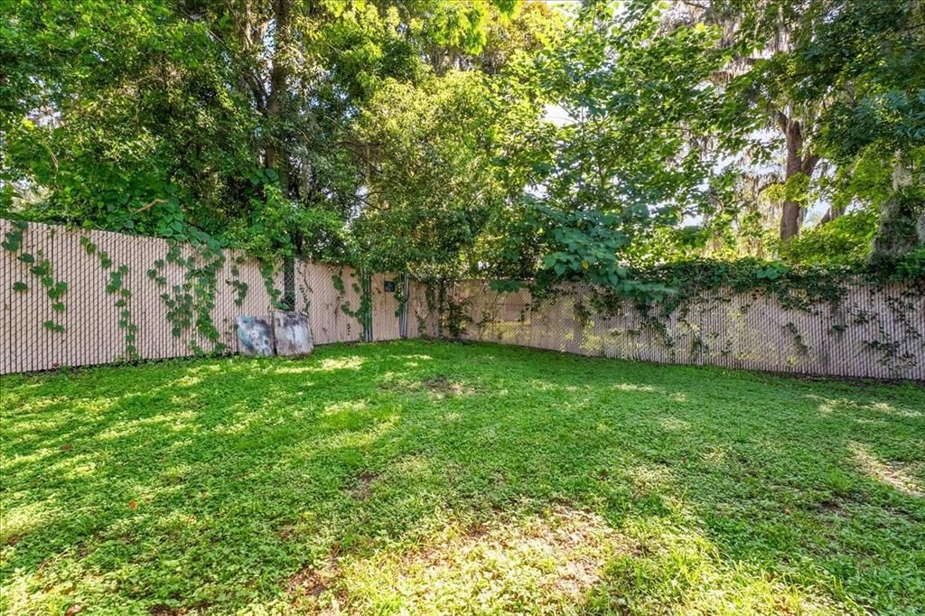 На продажу: $155,000 (2 спален, 2 ванн, 1040 Квадратных фут)