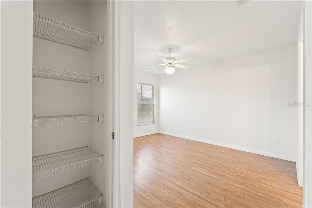 На продажу: $155,000 (2 спален, 2 ванн, 1040 Квадратных фут)