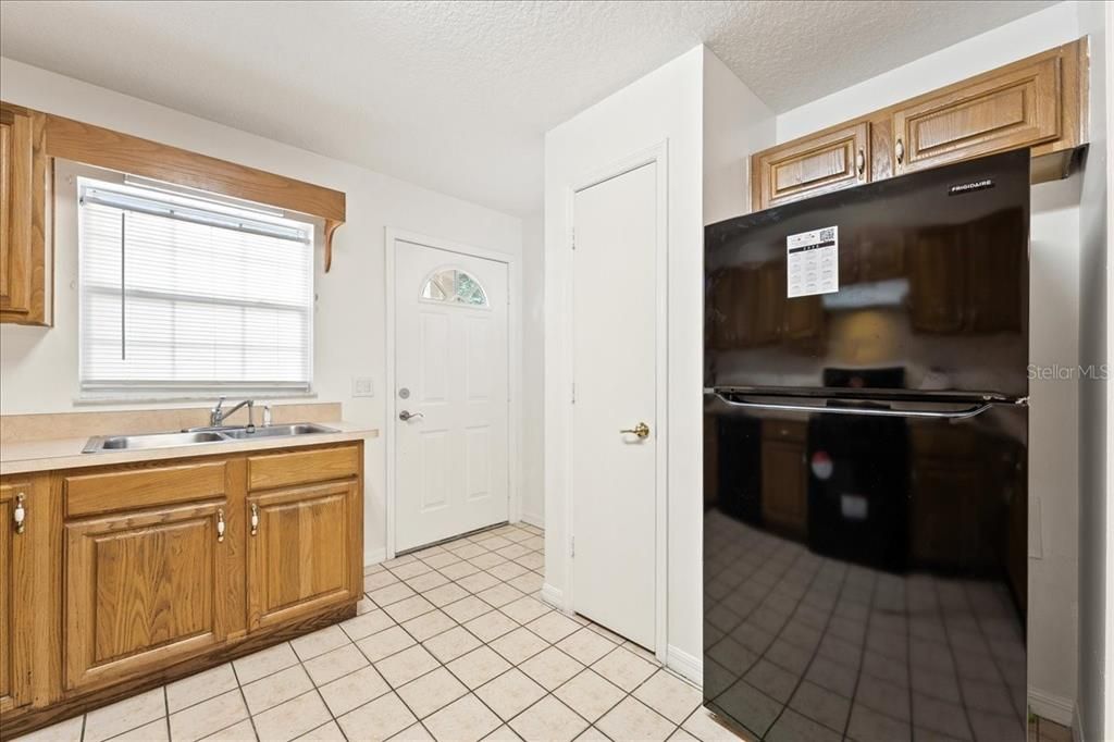 На продажу: $155,000 (2 спален, 2 ванн, 1040 Квадратных фут)