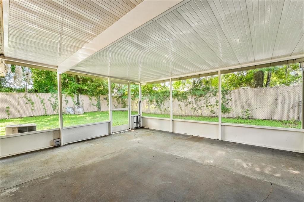 На продажу: $155,000 (2 спален, 2 ванн, 1040 Квадратных фут)