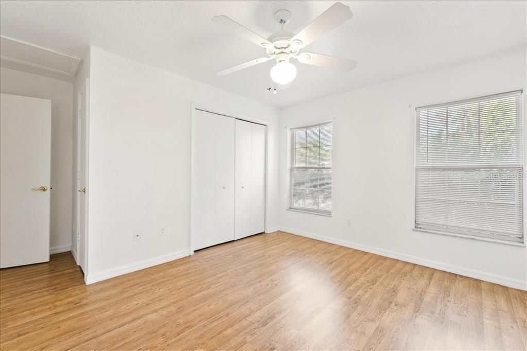 На продажу: $155,000 (2 спален, 2 ванн, 1040 Квадратных фут)