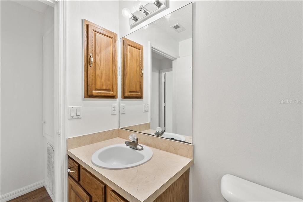 На продажу: $155,000 (2 спален, 2 ванн, 1040 Квадратных фут)