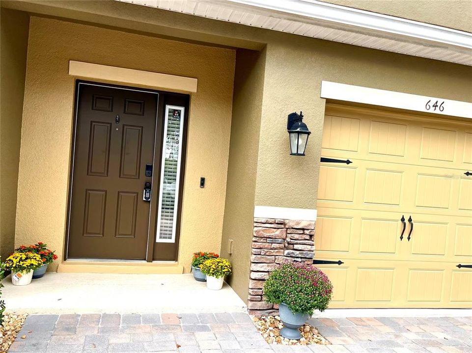 Activo con contrato: $329,900 (3 camas, 2 baños, 1404 Pies cuadrados)