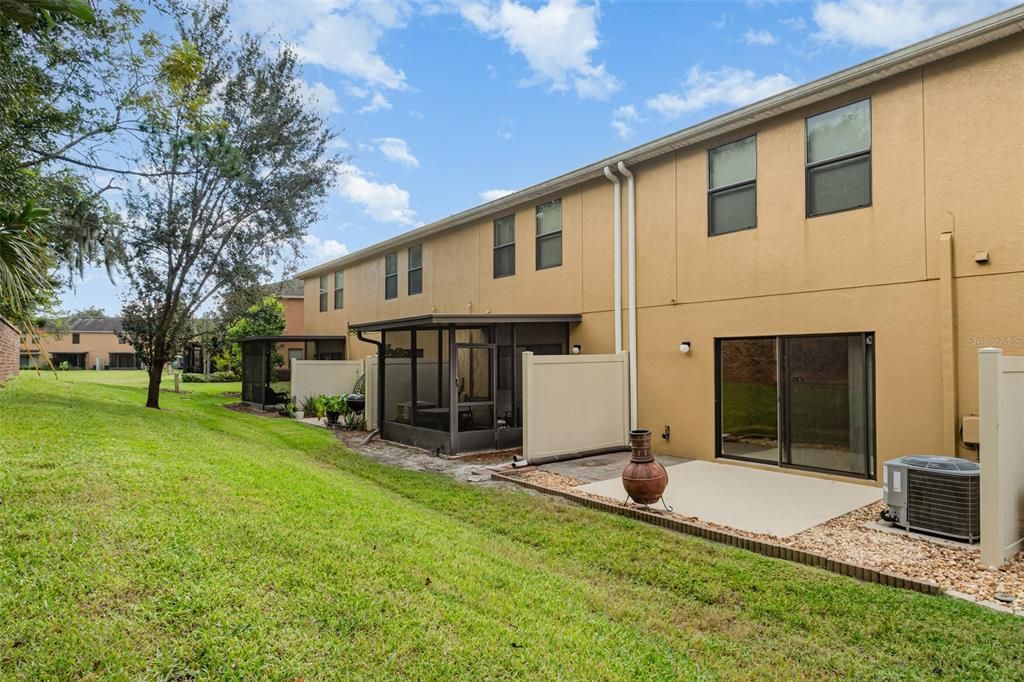 Activo con contrato: $329,900 (3 camas, 2 baños, 1404 Pies cuadrados)