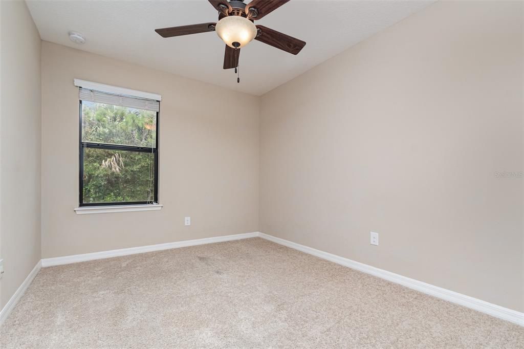 Activo con contrato: $329,900 (3 camas, 2 baños, 1404 Pies cuadrados)