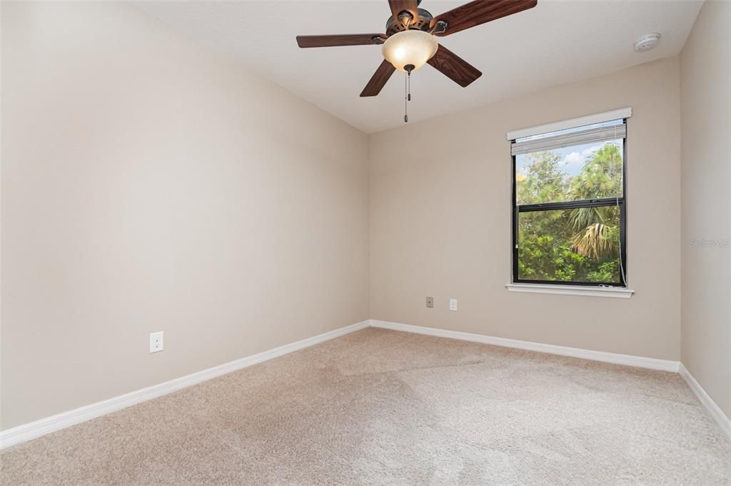 Activo con contrato: $329,900 (3 camas, 2 baños, 1404 Pies cuadrados)