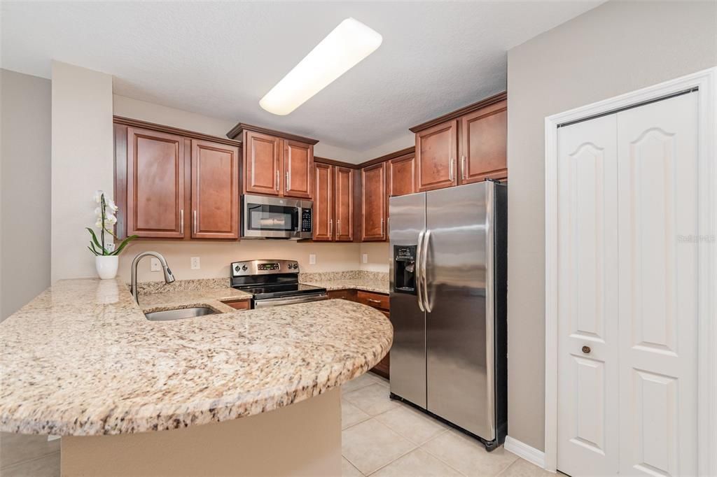 Activo con contrato: $329,900 (3 camas, 2 baños, 1404 Pies cuadrados)