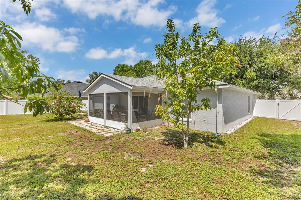 Active With Contract: $335,000 (3 beds, 2 baths, 1785 Square Feet)