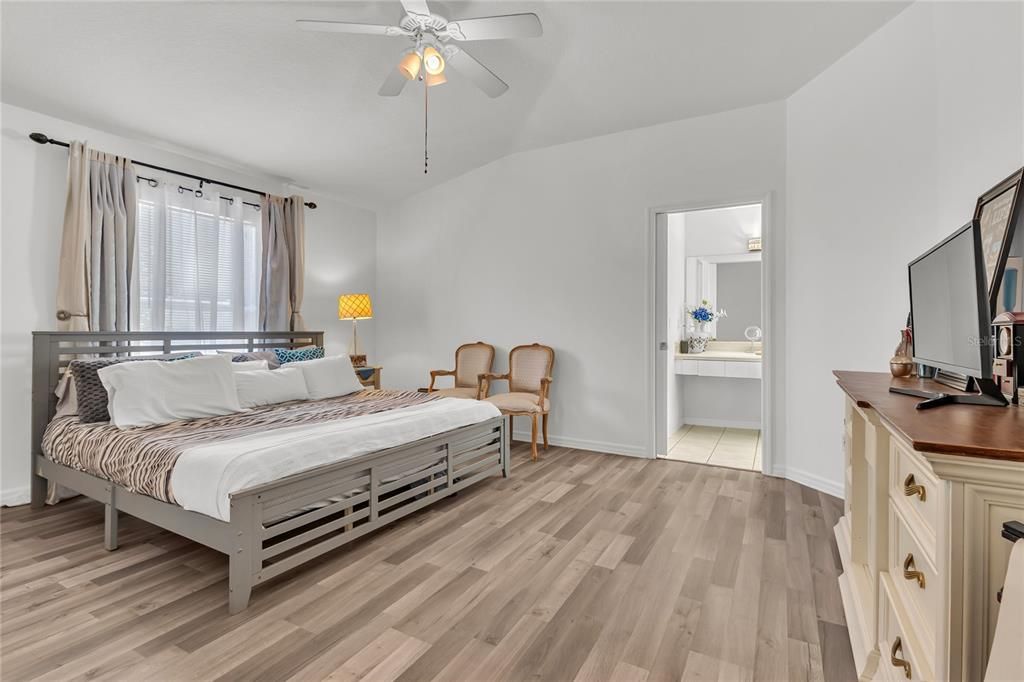 Active With Contract: $335,000 (3 beds, 2 baths, 1785 Square Feet)